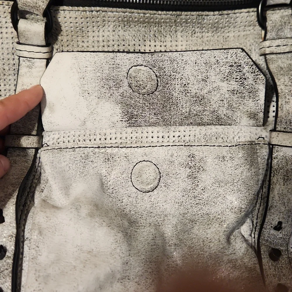 Handbag - Picture 2 of 7